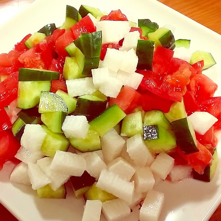 コロコロ☆きゅうりとトマト、長芋の角切りサラダ♪